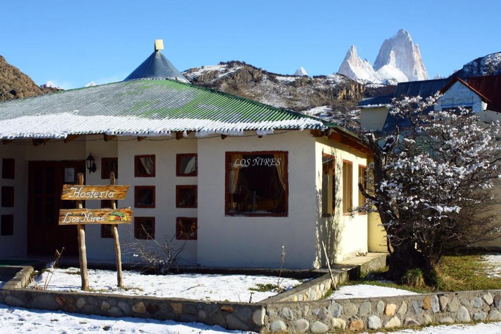 Hosteria Los Nires El Chalten Bagian luar foto