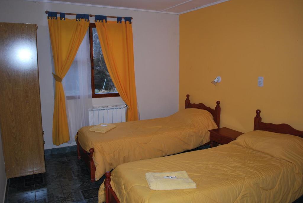 Hosteria Los Nires El Chalten Bagian luar foto
