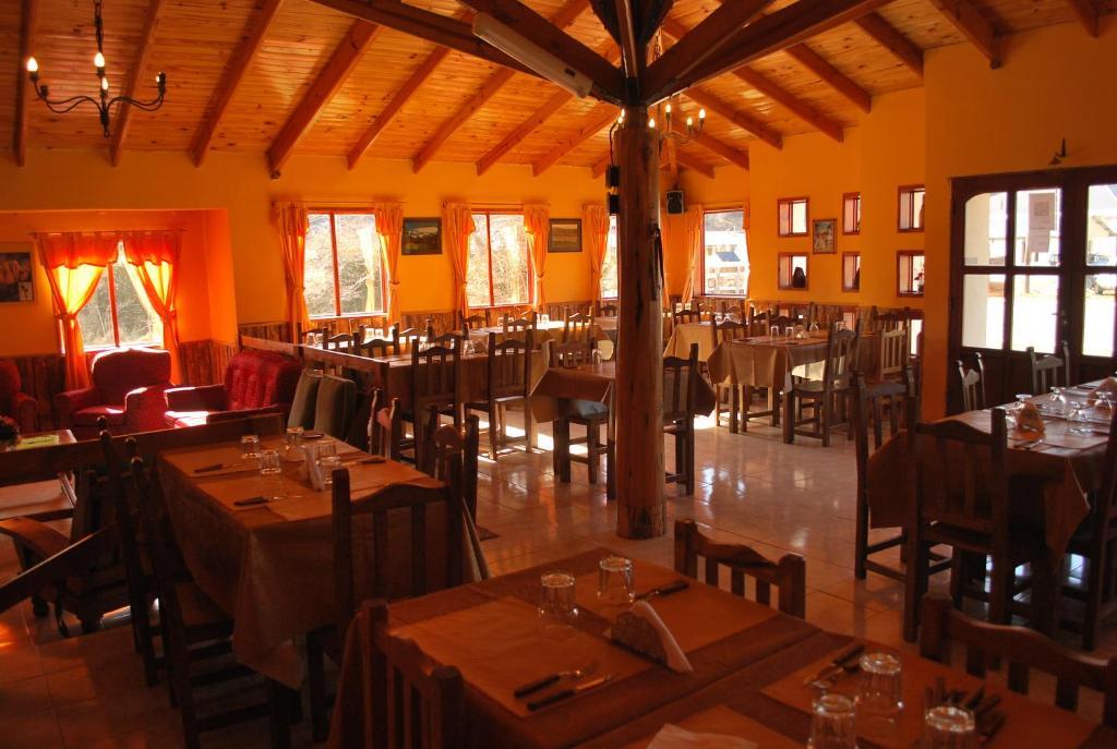 Hosteria Los Nires El Chalten Bagian luar foto